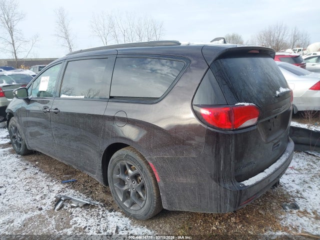 2018 CHRYSLER PACIFICA 2C4RC1GG2JR230735 Photo 2