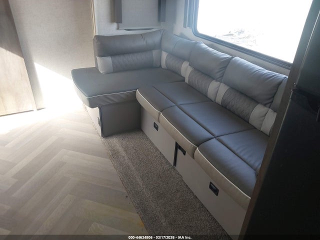 44634806 :رقم المزاد ، 4X4TSMX21MA330147 vin ، 2021 Forest River 22rbs مزاد بيع