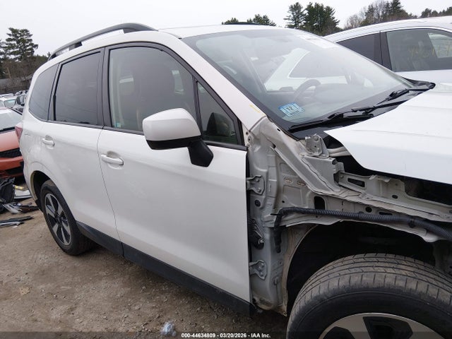JF2SJAGC7JH426817 Subaru Forester 2.5i Premium