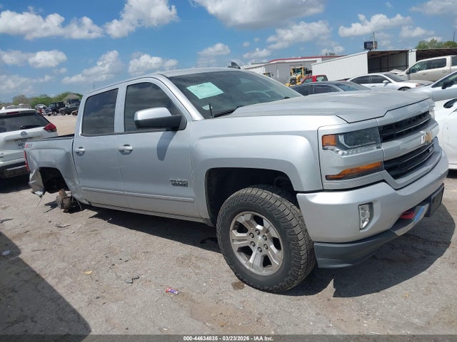 44634835 :رقم المزاد ، 3GCUKREC0JG235224 vin ، 2018 Chevrolet Silverado 1500 2lt مزاد بيع
