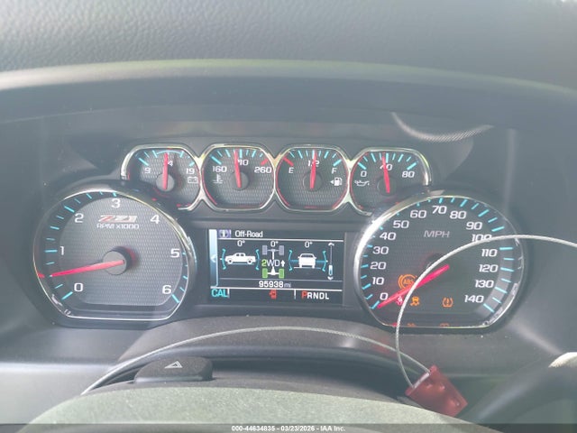 44634835 :رقم المزاد ، 3GCUKREC0JG235224 vin ، 2018 Chevrolet Silverado 1500 2lt مزاد بيع