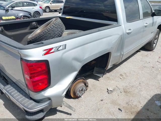 44634835 :رقم المزاد ، 3GCUKREC0JG235224 vin ، 2018 Chevrolet Silverado 1500 2lt مزاد بيع