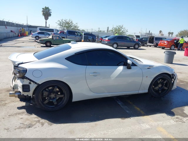 Toyota 86 2017 JF1ZNAA14H8700645 Image 14
