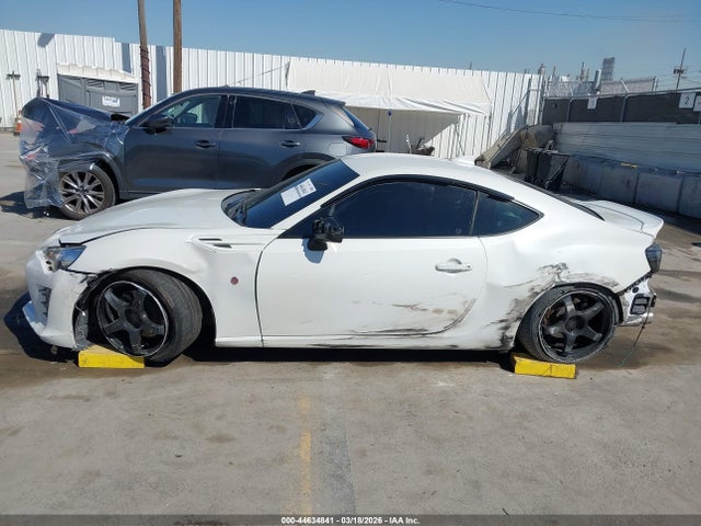 Toyota 86 2017 JF1ZNAA14H8700645 Image 15