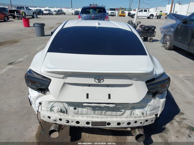Toyota 86 2017 JF1ZNAA14H8700645 Image 17