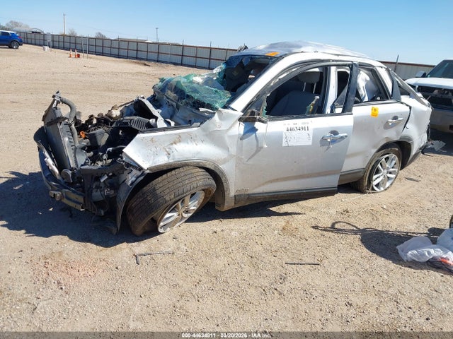 KIA SORENTO LX 2014 5XYKTCA69EG446685 Image 2