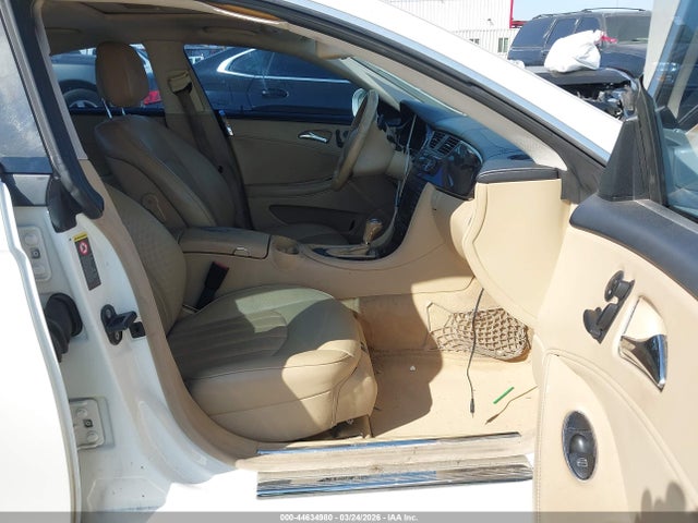 2011 MERCEDES-BENZ CLS 550 WDDDJ7CB8BA169125 Photo 4