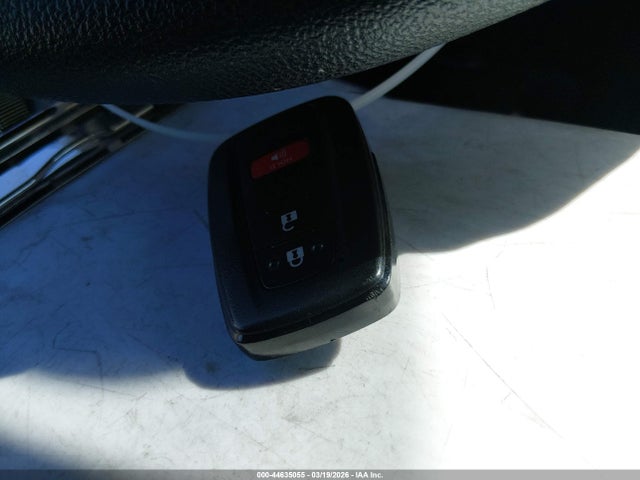 JTDKAMFU7M3132670 Toyota Prius Le