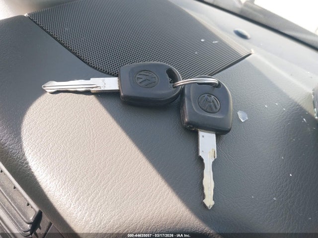44635057 :رقم المزاد ، WV2MB47051H153048 vin ، 2001 Volkswagen Eurovan Mv مزاد بيع