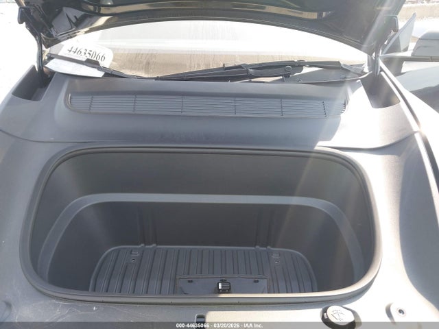 7SAYGDED4TF376792 Tesla Model Y Premium Rear-wheel Drive/standard Rear-wheel Drive