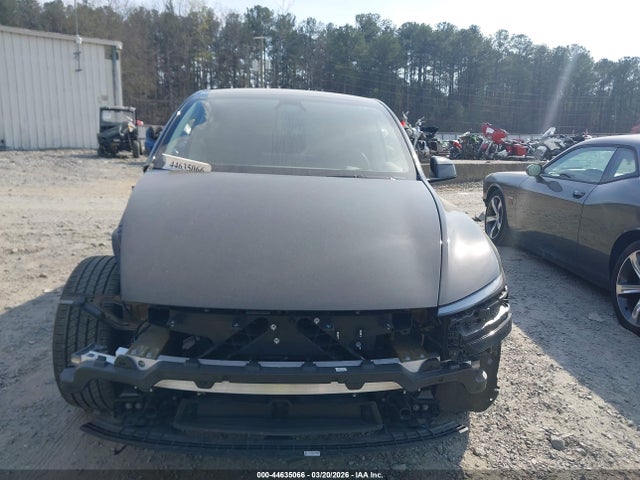 7SAYGDED4TF376792 Tesla Model Y Premium Rear-wheel Drive/standard Rear-wheel Drive