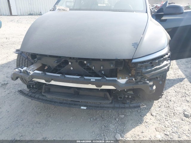 7SAYGDED4TF376792 Tesla Model Y Premium Rear-wheel Drive/standard Rear-wheel Drive