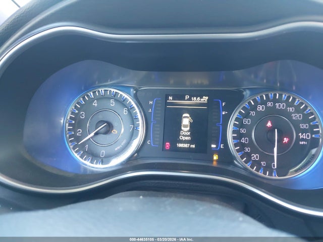 Продаж на аукціоні авто 2016 Chrysler 200 Limited, vin: 1C3CCCAB5GN127527, номер лоту: 44635105