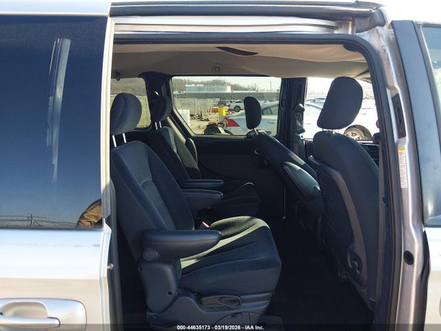 Auction sale of the 2001 Dodge Grand Caravan Sport, vin: 2B4GP44321R367525, lot number: 44635173