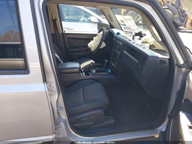 2010 JEEP COMMANDER 1J4RG4GK3AC128082 Photo 4