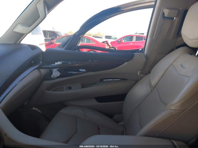 Продажа на аукционе авто 2019 Cadillac Escalade Esv Luxury, vin: 1GYS3HKJ0KR406647, номер лота: 44635294