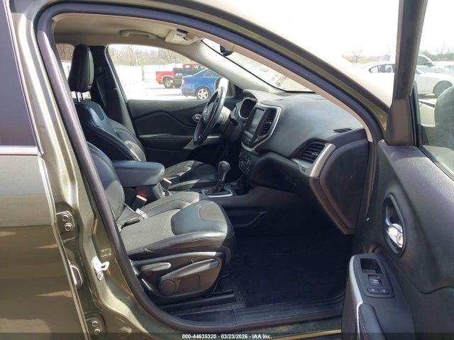 44635320 :رقم المزاد ، 1C4PJMLX4JD602664 vin ، 2018 Jeep Cherokee Latitude Plus 4x4 مزاد بيع