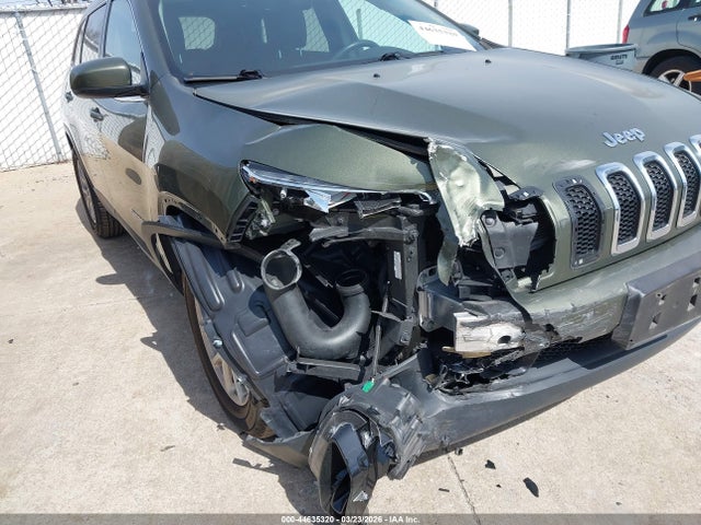 44635320 :رقم المزاد ، 1C4PJMLX4JD602664 vin ، 2018 Jeep Cherokee Latitude Plus 4x4 مزاد بيع