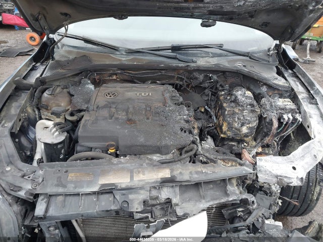 2015 Volkswagen Passat 2.0l Tdi Sel Premium მანქანა იყიდება აუქციონზე, vin: 1VWCV7A36FC028731, აუქციონის ნომერი: 44635335