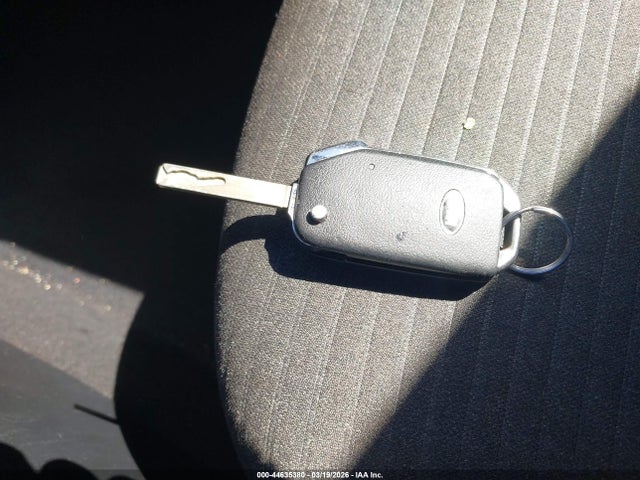 KNDJ23AU8L7011521 KIA SOUL S