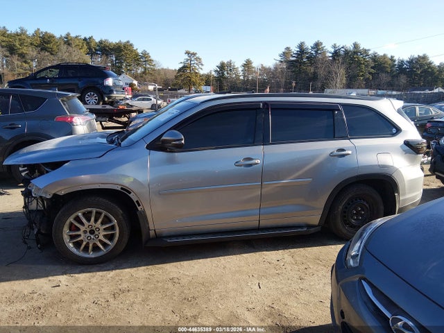 Toyota Highlander Xle V6 2015 5TDJKRFH3FS180211 Image 15