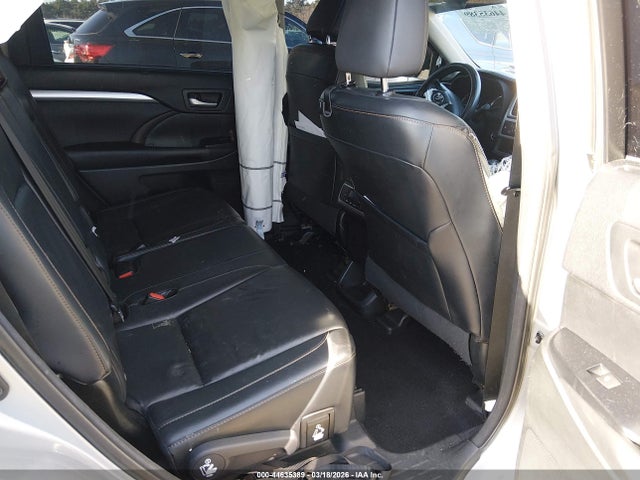 Toyota Highlander Xle V6 2015 5TDJKRFH3FS180211 Image 8