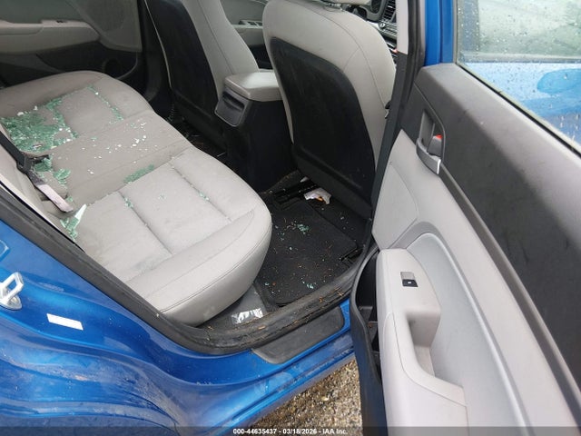 KMHD84LF3HU172699 Hyundai ELANTRA SE
