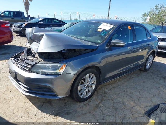 3VWD17AJ3FM335982 Volkswagen Jetta 1.8t Se