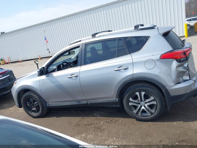 2T3BFREV9GW448825 Toyota RAV4 LE