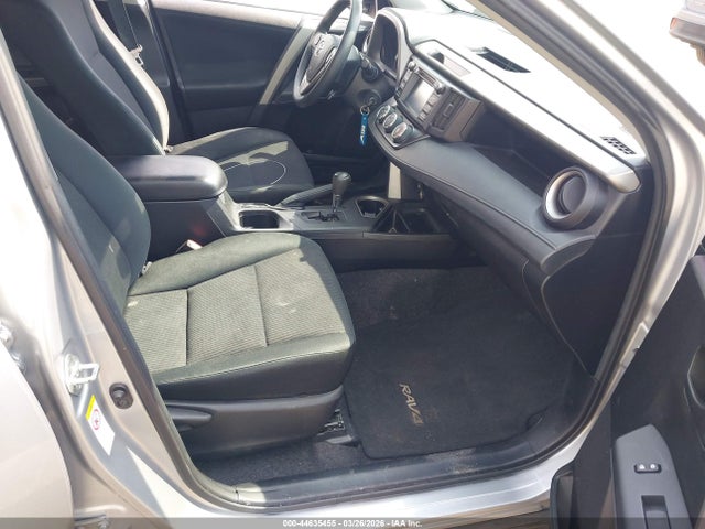 2T3BFREV9GW448825 Toyota RAV4 LE