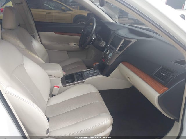 44635501 :رقم المزاد ، 4S4BRBLC5D3318325 vin ، 2013 Subaru Outback 2.5i Limited مزاد بيع