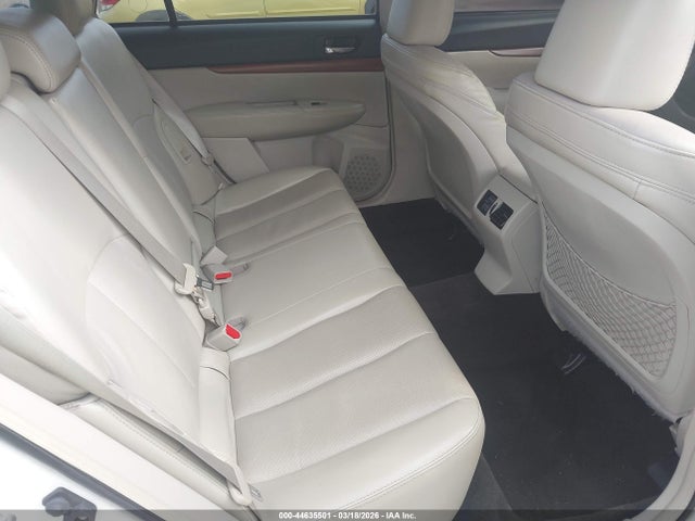 44635501 :رقم المزاد ، 4S4BRBLC5D3318325 vin ، 2013 Subaru Outback 2.5i Limited مزاد بيع