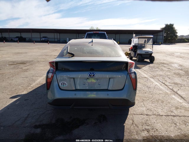 Toyota Prius Three Touring 2018 JTDKARFU4J3056060 Image 17