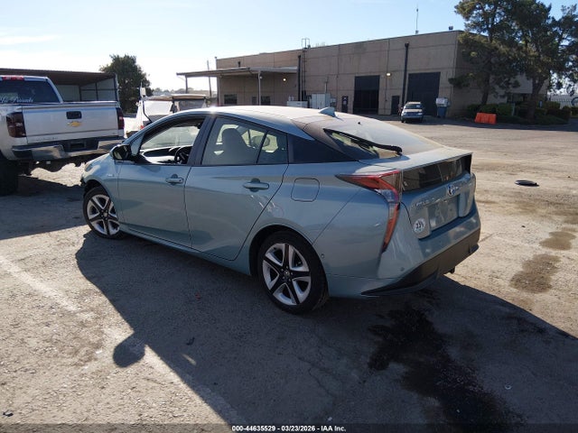 Toyota Prius Three Touring 2018 JTDKARFU4J3056060 Image 3