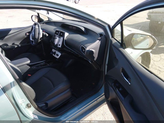 Toyota Prius Three Touring 2018 JTDKARFU4J3056060 Image 5