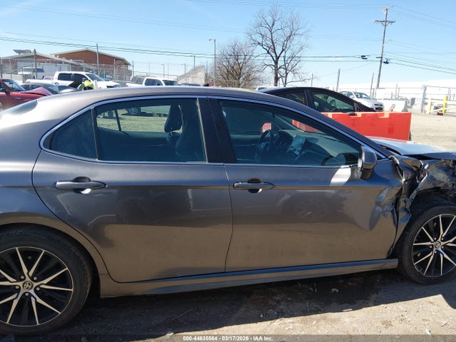 4T1G11AK8MU428880 Toyota CAMRY SE