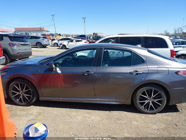 4T1G11AK8MU428880 Toyota CAMRY SE