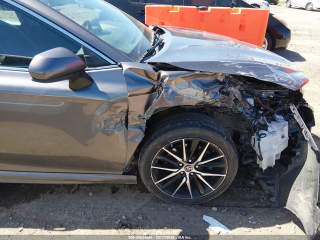 4T1G11AK8MU428880 Toyota CAMRY SE