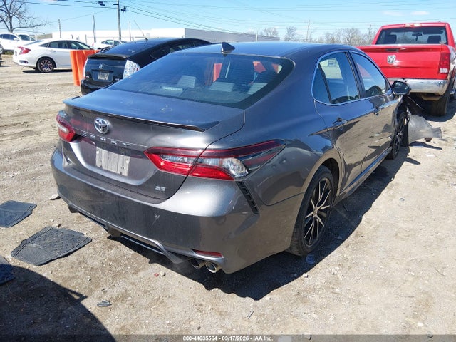 4T1G11AK8MU428880 Toyota CAMRY SE