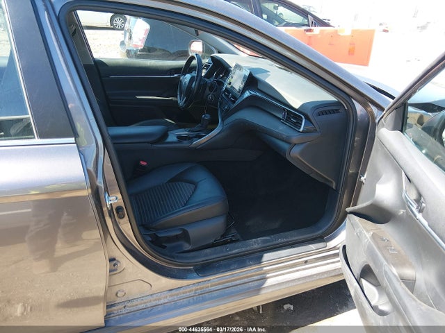 4T1G11AK8MU428880 Toyota CAMRY SE