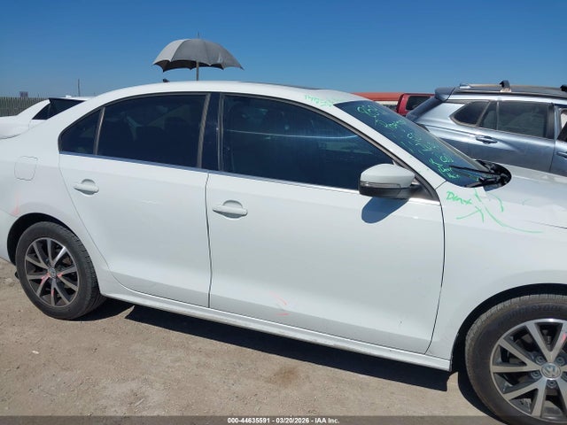 3VWB67AJXJM228882 Volkswagen Jetta 1.4t Se/1.4t Wolfsburg Edition