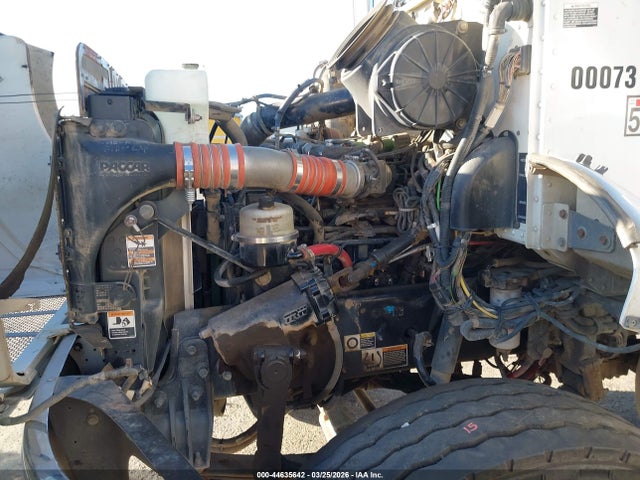 2NP3LJ9X5FM259808 Peterbilt 348