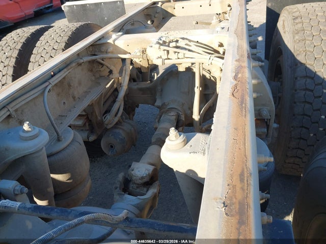 2NP3LJ9X5FM259808 Peterbilt 348