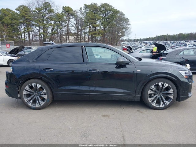 Продажа на аукционе авто 2025 Audi Q8 Premium Plus 55 Tfsi Quattro, vin: WA1EVBF15SD037442, номер лота: 44635685