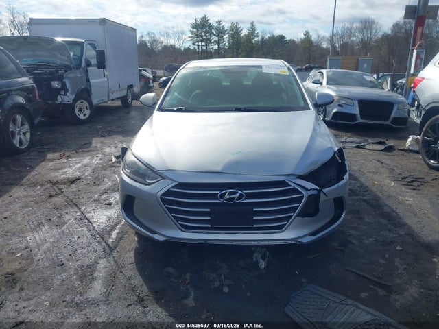 Продажа на аукционе авто 2018 Hyundai Elantra Se, vin: 5NPD74LF6JH271573, номер лота: 44635697