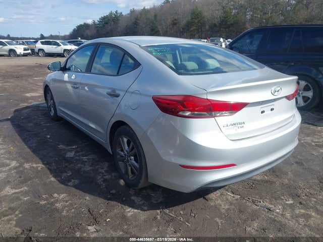 Продажа на аукционе авто 2018 Hyundai Elantra Se, vin: 5NPD74LF6JH271573, номер лота: 44635697