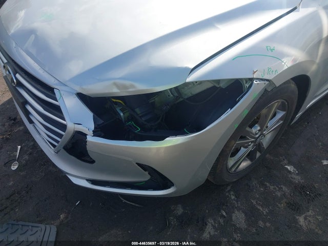 Продажа на аукционе авто 2018 Hyundai Elantra Se, vin: 5NPD74LF6JH271573, номер лота: 44635697