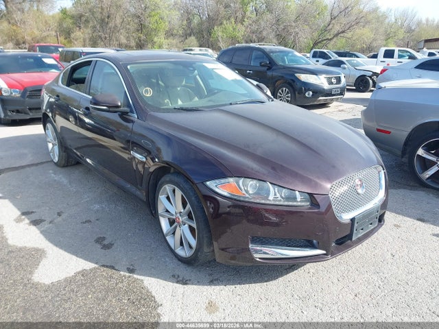 2015 JAGUAR XF SAJWA0F75F8U65820 Photo 0