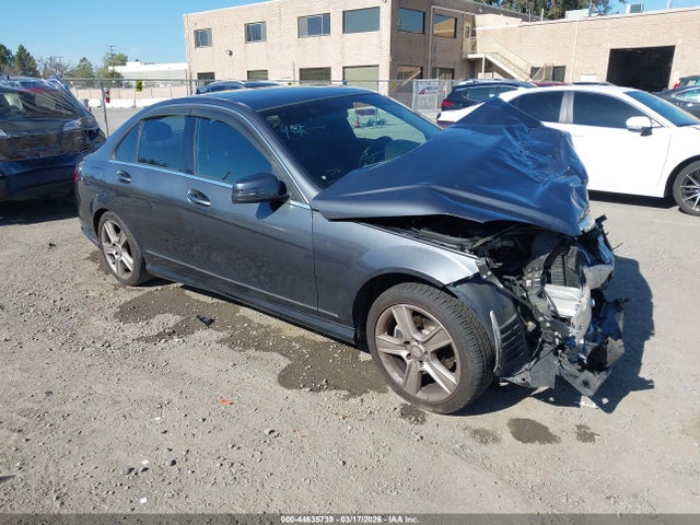 2011 MERCEDES-BENZ C 300 WDDGF5EB6BR162255