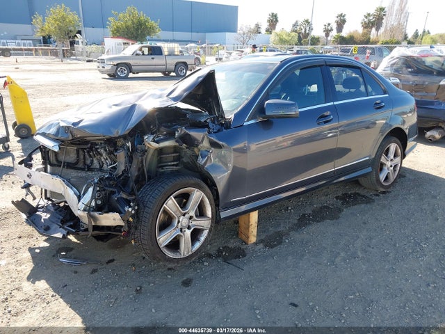 2011 MERCEDES-BENZ C 300 WDDGF5EB6BR162255 Photo 1